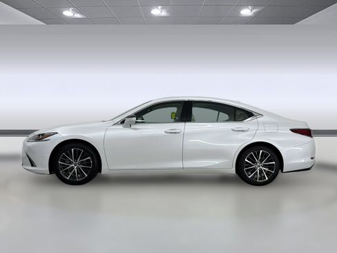 Used 2022 Lexus ES 350 w/ Premium Package FWD image 2