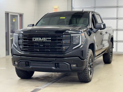 Used 2025 GMC Sierra 1500 Elevation w/ Elevation Premium Package image 3
