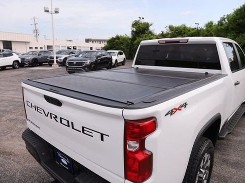 Used 2022 Chevrolet Silverado 2500 Custom w/ Custom Value Package AWD/4WD image 7