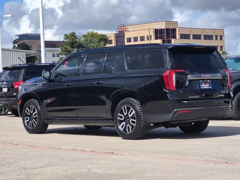 Used 2021 GMC Yukon XL AT4 w/ AT4 Premium Plus Package AWD/4WD image 4