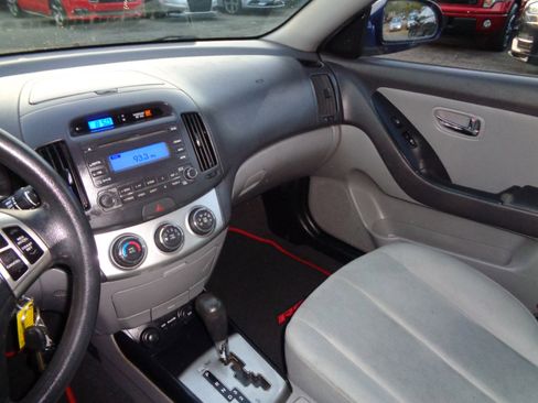 Used 2010 Hyundai Elantra GLS image 21