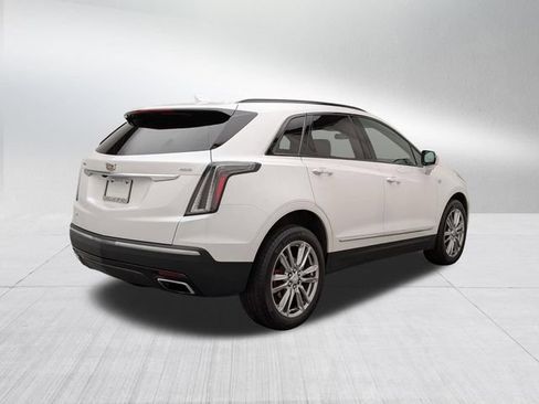 Certified 2024 Cadillac XT5 Sportv w/ LPO, Floor Liner Package AWD/4WD image 5