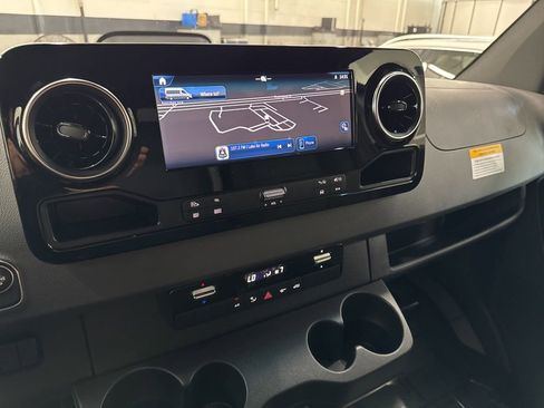New 2025 Mercedes-Benz Sprinter 2500 image 28