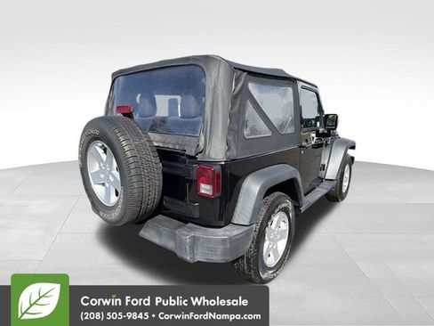 Used 2018 Jeep Wrangler Sport AWD/4WD image 5