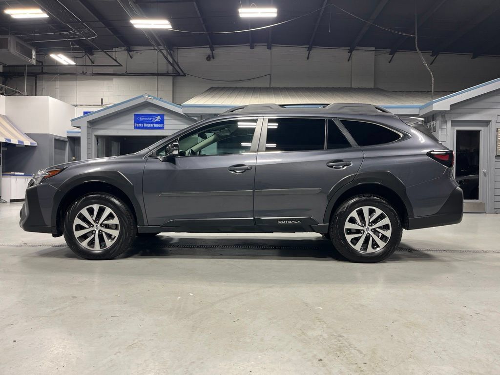 Certified 2025 Subaru Outback Premium AWD/4WD image 6