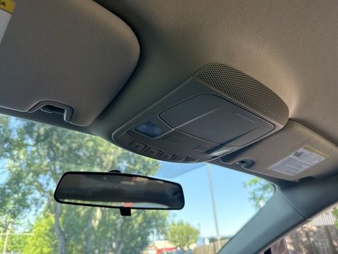Used 2018 Ford Fusion SE FWD image 37