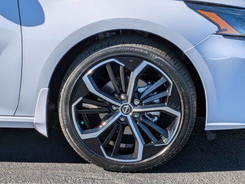 New 2025 Nissan Altima 2.5 SR image 10