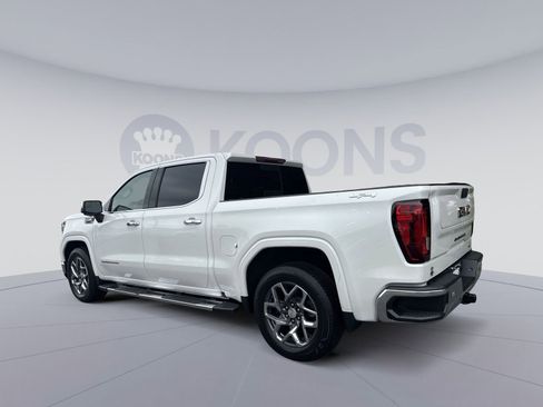 Used 2022 GMC Sierra 1500 SLT w/ SLT Convenience Package AWD/4WD image 4