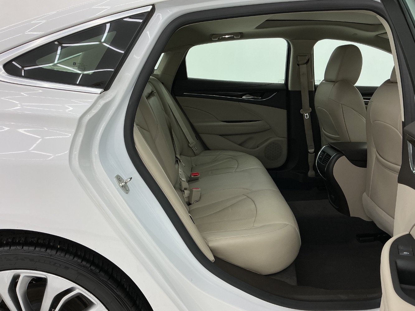 Used 2017 Buick LaCrosse Essence w/ Sun and Shade Package FWD image 21