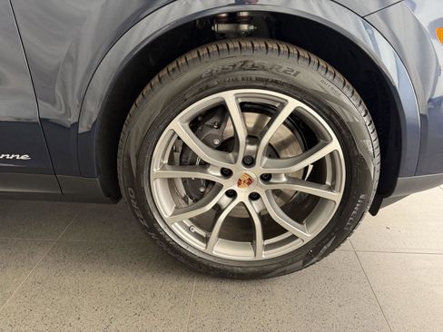 New 2026 Porsche Cayenne image 13