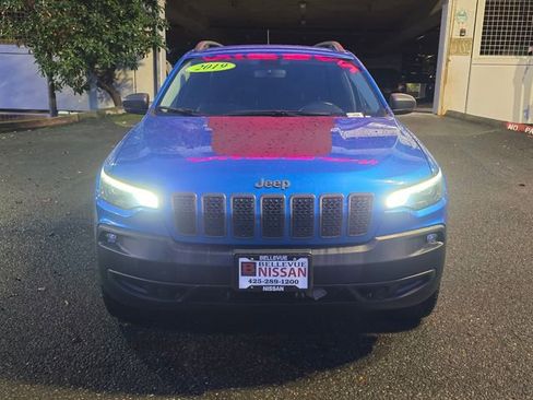 Used 2019 Jeep Cherokee Trailhawk AWD/4WD image 8