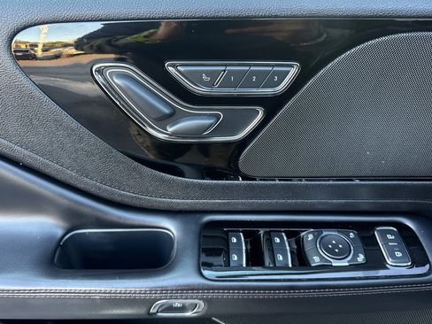 Certified 2022 Lincoln Aviator 2WD w/ Premium Package image 10