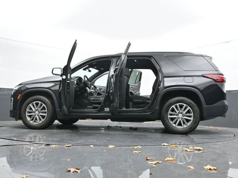 Used 2023 Chevrolet Traverse LT image 68