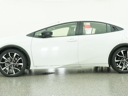 New 2026 Toyota Prius Plug-In Hybrid FWD image 20