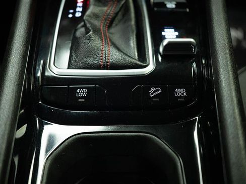 Used 2025 Jeep Compass Trailhawk AWD/4WD image 22