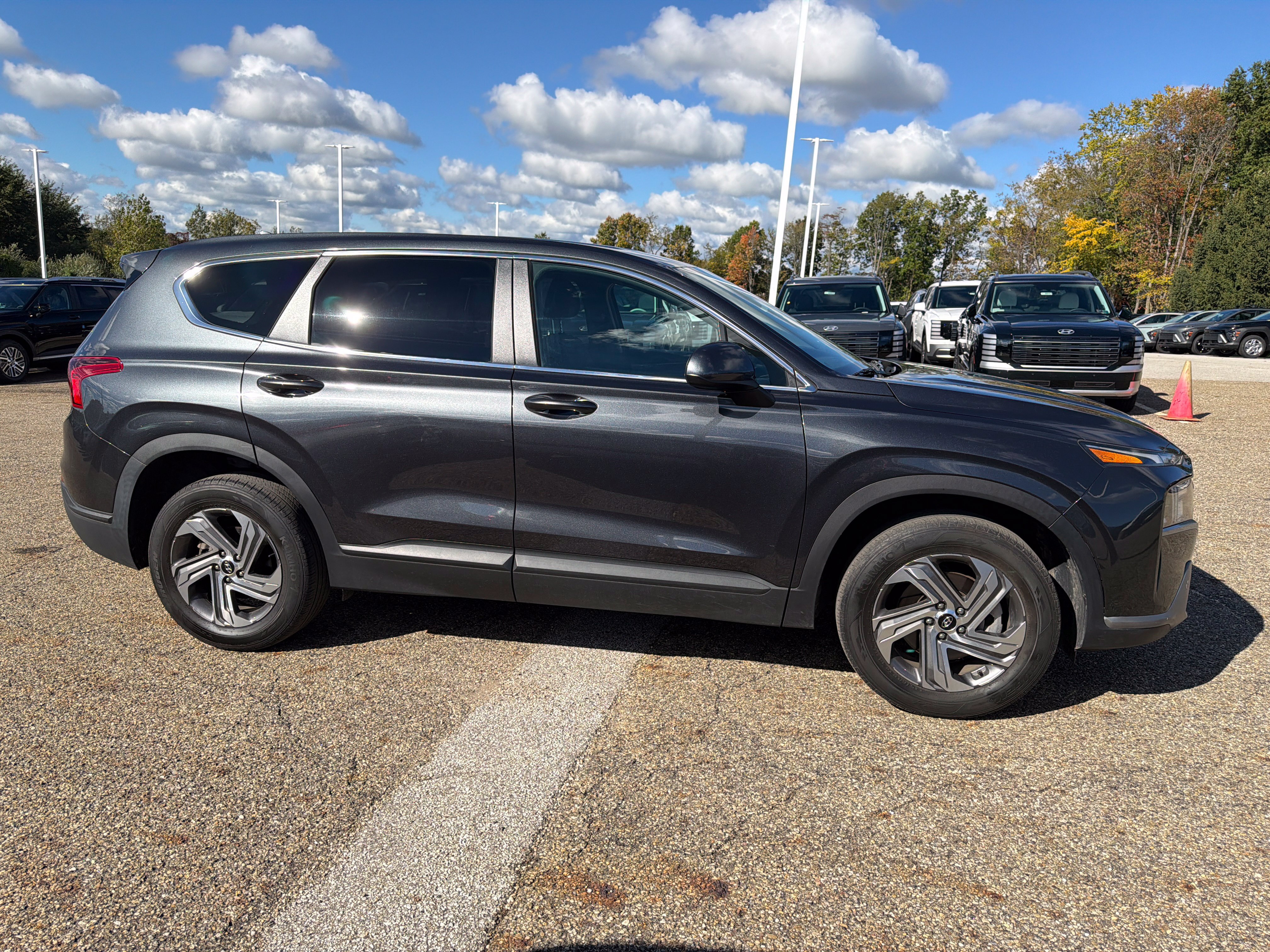 Certified 2023 Hyundai Santa Fe SE FWD image 4