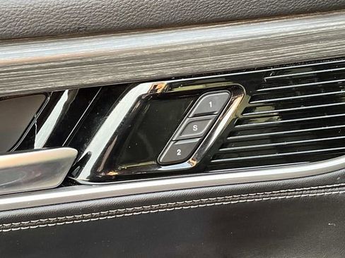 Used 2023 Jeep Wagoneer Series II w/ Flexible Seating Group image 30