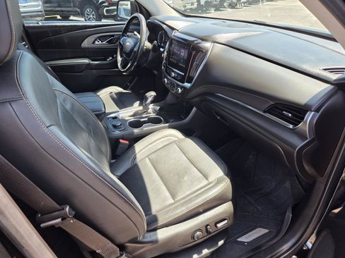 Used 2021 Chevrolet Traverse Premier w/ Redline Edition FWD image 9