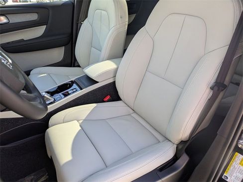 New 2026 Volvo XC40 B5 Ultra w/ Protection Package Premier image 14