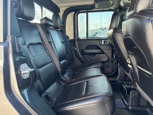 Used 2021 Jeep Gladiator Overland w/ Popular Equipment Package image 30