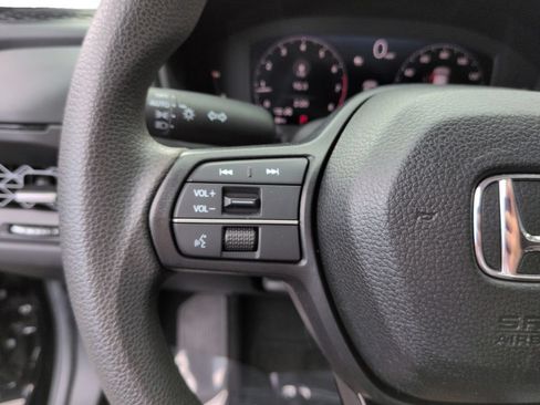 Used 2025 Honda Accord SE image 29