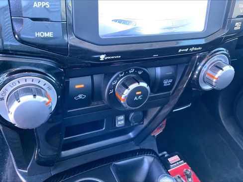 Used 2019 Toyota 4Runner SR5 AWD/4WD image 31