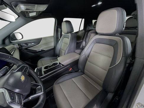 Used 2025 Chevrolet Equinox LT w/ Convenience Package II FWD image 14