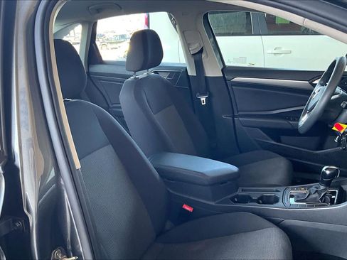 Used 2021 Volkswagen Jetta S w/ Driver Assistance Package image 9