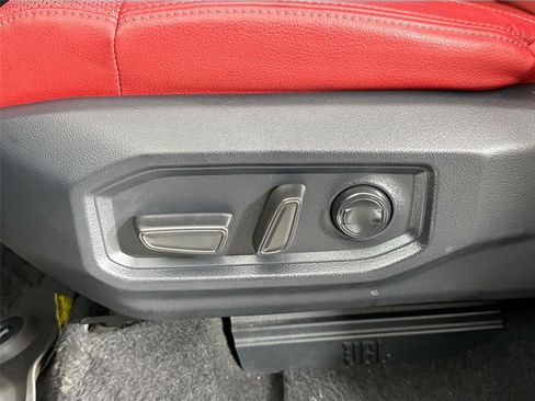 Certified 2022 Toyota Tundra TRD Pro AWD/4WD image 31