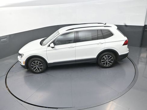Used 2021 Volkswagen Tiguan SE AWD/4WD image 16