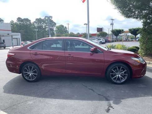 Certified 2017 Toyota Camry XSE FWD image 9