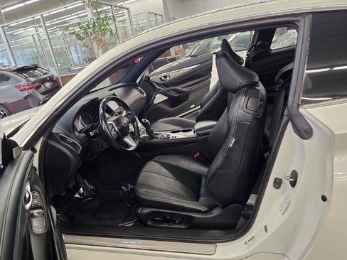 Used 2018 INFINITI Q60 3.0t Luxe w/ Sensory Package 3.0T Luxe AWD/4WD image 32