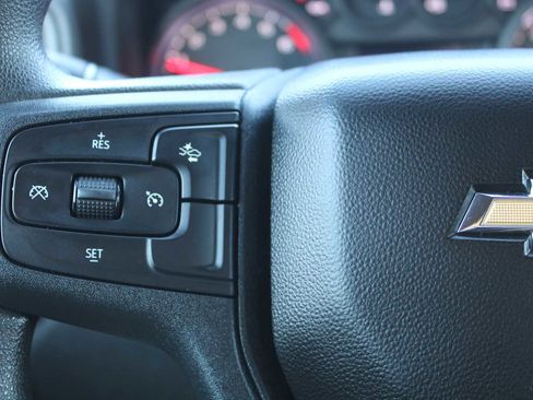 Used 2023 Chevrolet Silverado 1500 Custom image 15