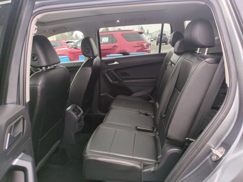 Used 2019 Volkswagen Tiguan SE w/ Panoramic Sunroof Package image 25