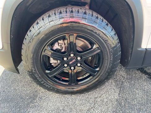 Used 2023 GMC Acadia AT4 w/ Technology Package AWD/4WD image 10