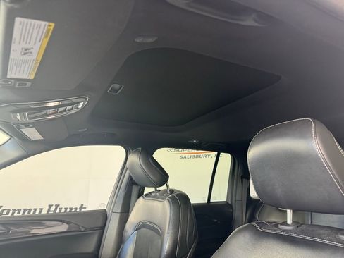 Used 2023 Jeep Grand Cherokee Altitude RWD image 4