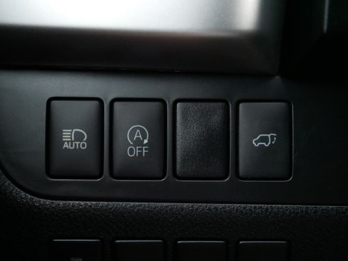 Used 2017 Toyota Highlander XLE w/ Carpet Mat Package AWD/4WD image 26