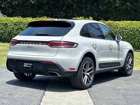 Certified 2025 Porsche Macan AWD/4WD image 8