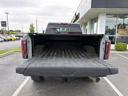 Used 2025 GMC Sierra 2500 AT4X w/ AT4X AEV Edition AWD/4WD image 9