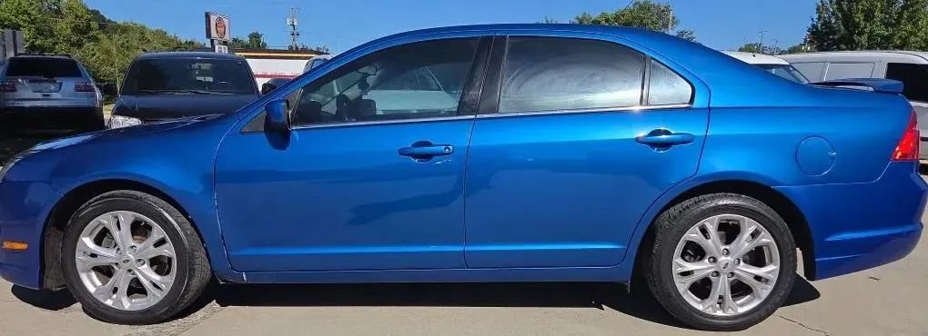 Used 2012 Ford Fusion SE FWD image 2