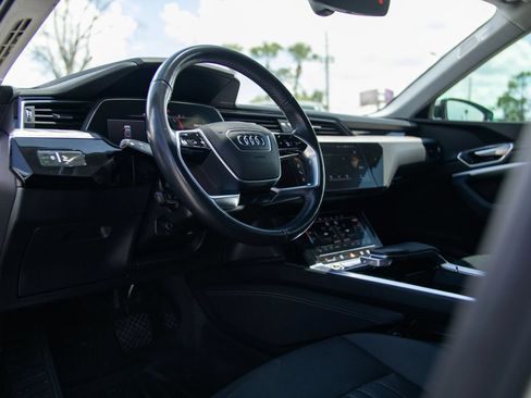 Used 2021 Audi e-tron Premium Plus w/ Premium Plus Package AWD/4WD image 16