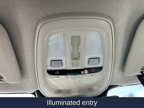New 2025 Volvo XC40 B5 Ultra w/ Protection Package image 29