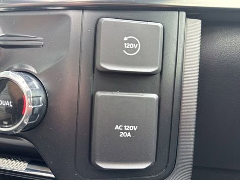 Used 2024 Ford F150 Platinum w/ Equipment Group 702A High AWD/4WD image 35