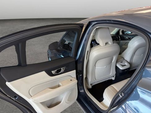 Used 2019 Volvo S60 T6 Momentum w/ Multimedia Package AWD/4WD image 14