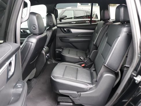 Used 2025 Buick Enclave Preferred image 12