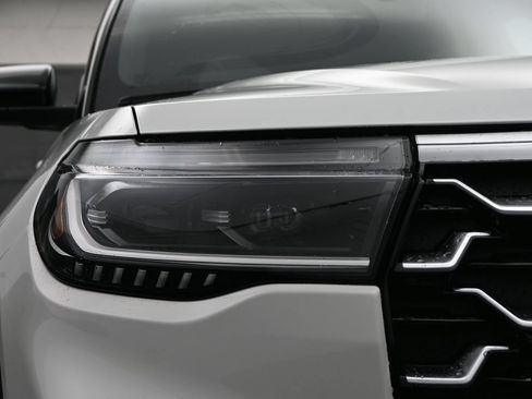New 2026 Ford Explorer Platinum w/ LUX Leather Package AWD/4WD image 4