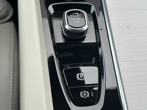 New 2026 Volvo XC60 B5 Ultra w/ Protection Package Premier image 34