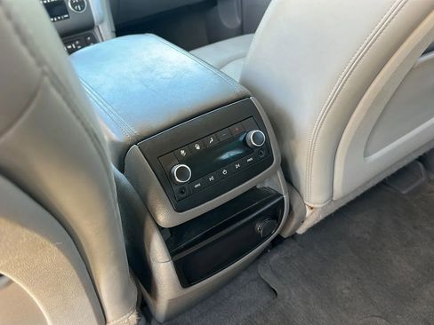 Used 2012 Chevrolet Traverse LT image 16