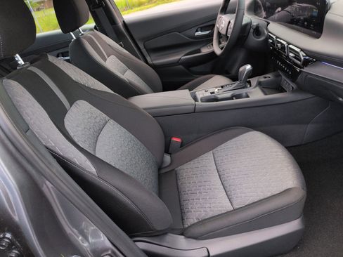 New 2026 Nissan Sentra SV w/ SV Convenience Package FWD image 33