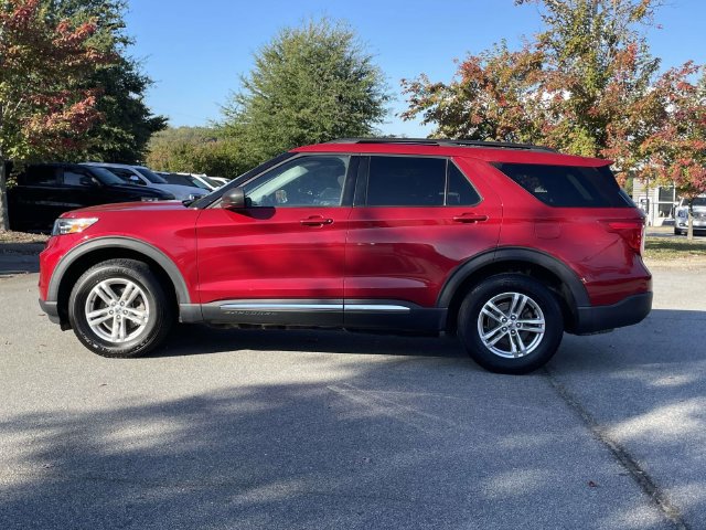 Used 2020 Ford Explorer XLT AWD/4WD image 2